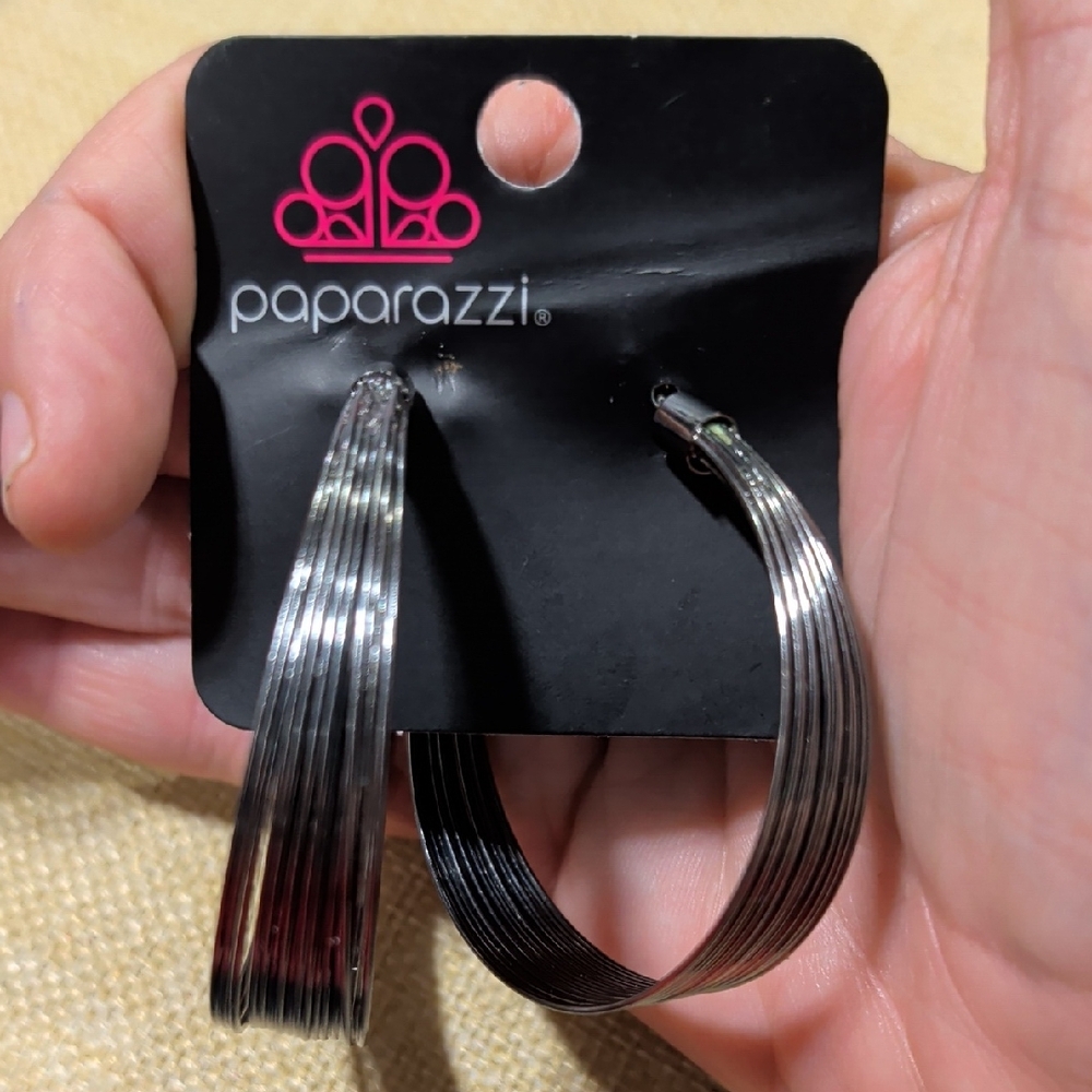 NWT Paparazzi gunmetal-colored, multi-wire hoop earrings